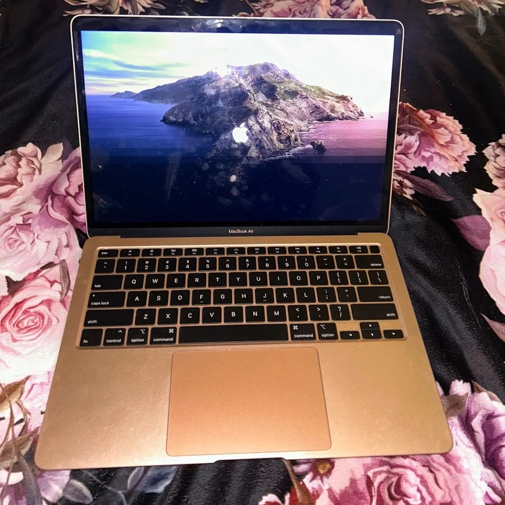 Apple MacBook Air - Elegant Gold
